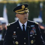 وزير الدفاع الأميركي يطلب رئيس الأركان التنحي