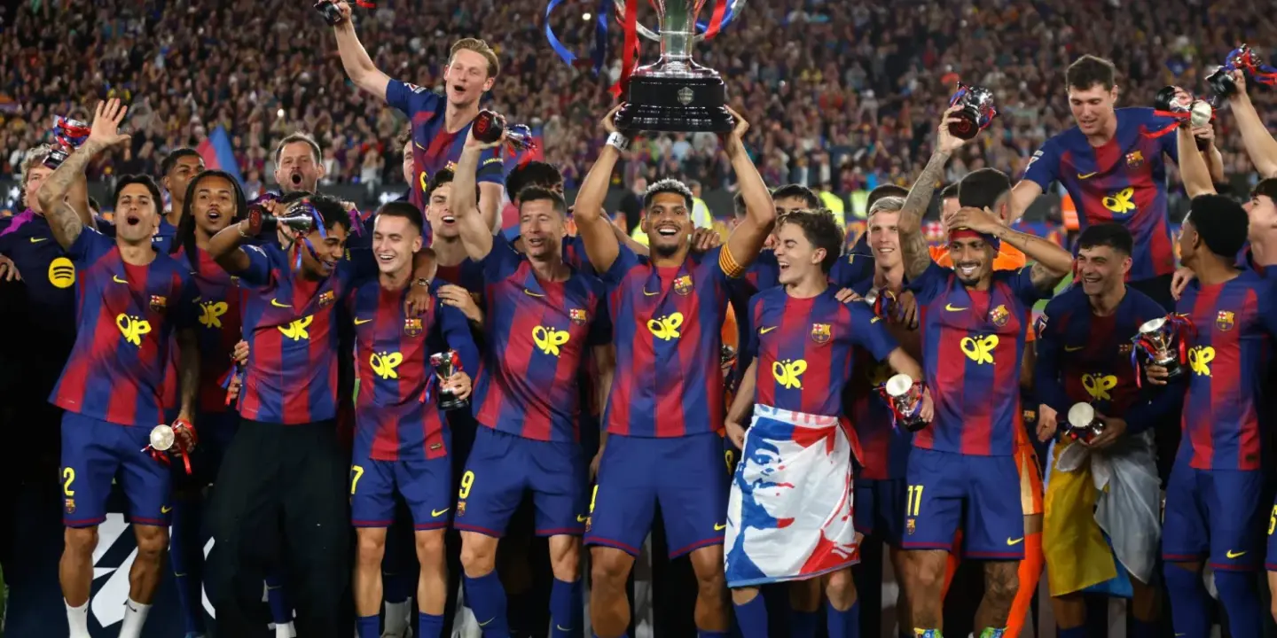 برشلونة يحسم الكلاسيكو ويتوج بلقب الليغا