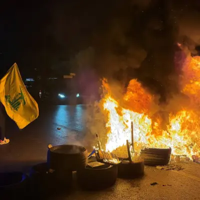 مناصرون لحزب الله يقطعون طريقا في بيروت احتجاجا على الاتفاق مع إسرائيل