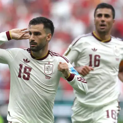 اسبانيا تتصدر مجموعتها بالفوز على اوروغواي
