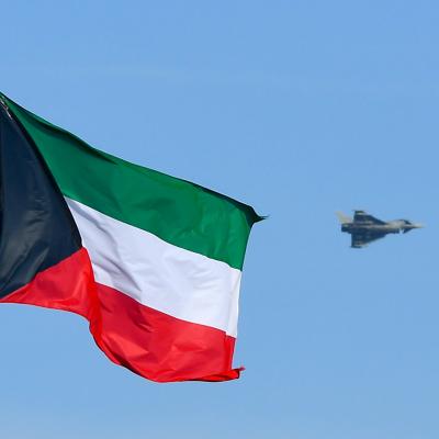 إصابات وأضرار في مطار الكويت بعد استهدافه بمسيّرات إيرانية