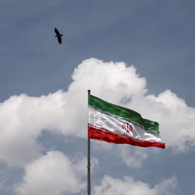 إسرائيل تقصف مجمعا للبتروكيماويات في إيران
