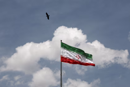 إسرائيل تقصف مجمعا للبتروكيماويات في إيران