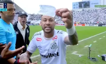 "نيمار" ينال لقب أغرب تبديل في العالم