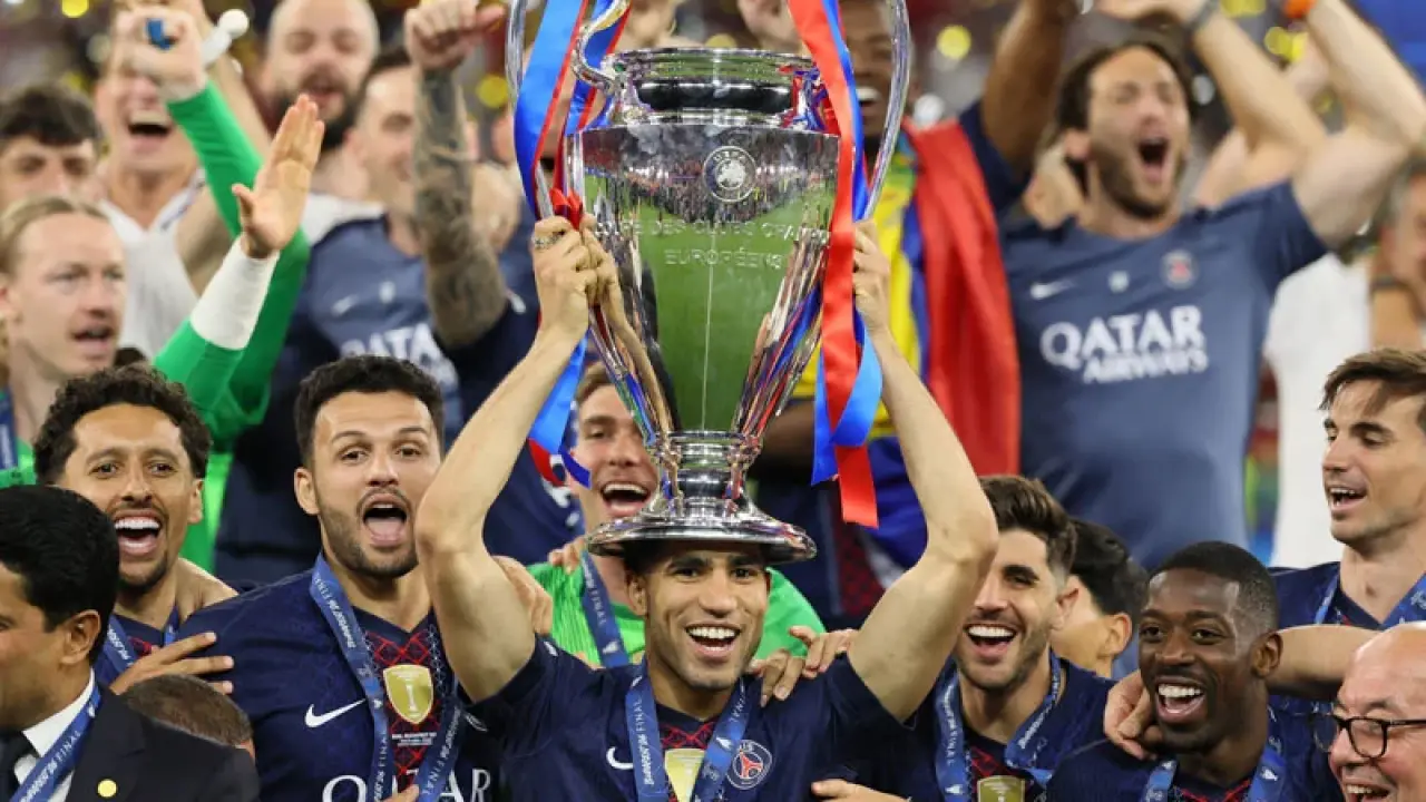 "حكيمي" ثاني أكثر لاعب إفريقي تتويجا بلقب الأبطال