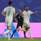 الجزائر تكتب التاريخ وتتأهل للدور الثاني بالمونديال