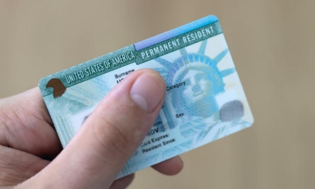 إدارة ترامب تتراجع عن إلزام الساعين لإقامة دائمة تقديم طلباتهم في بلدانهم