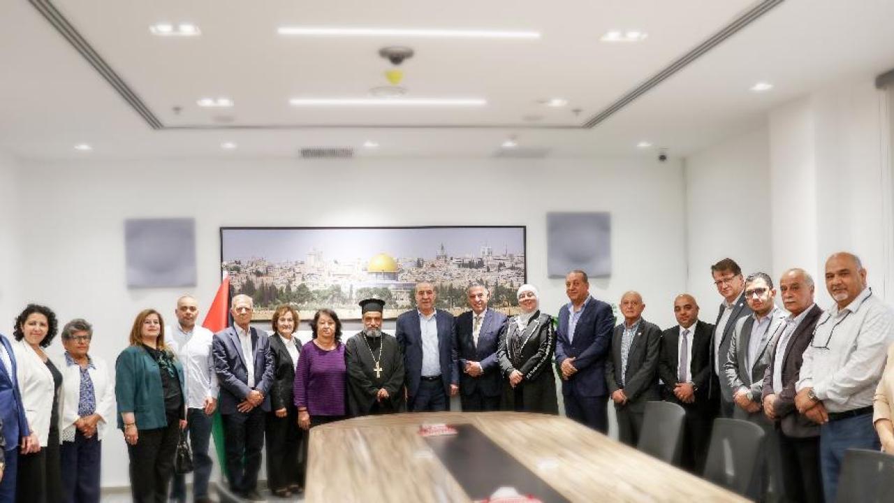 الشيخ يبحث مع بلدية رام الله ومجلس الكنائس قضايا المدينة وتعزيز صمود مؤسساتها