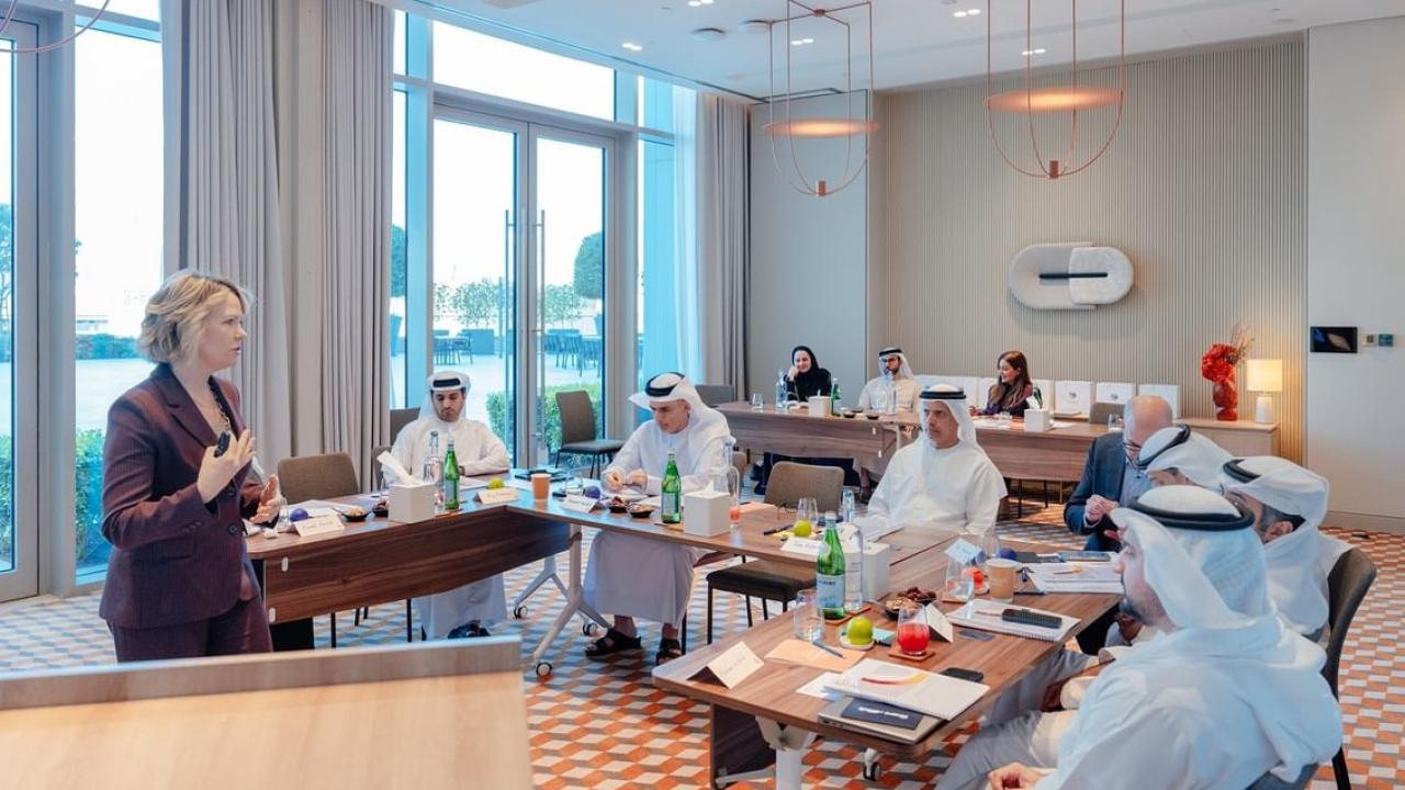 جمارك دبـي تستكمل المرحلة الثانية من "مسار 33"