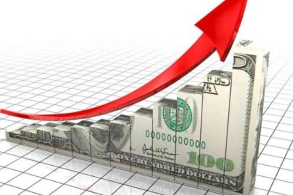 الدولار يحافظ على مكاسبه مع توقعات رفع أسعار الفائدة