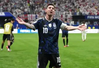 ميسي يكشف سر "ريمونتادا" الأرجنتين أمام إنكلترا