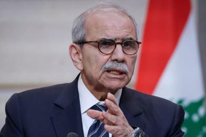 نواف سلام: إسرائيل تسيطر على 68 موقعاً بجنوب لبنان