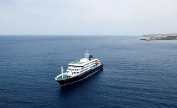فرنسا تسمح بنزول ركاب من سفينة شهدت تفش لعدوى معوية حادة
