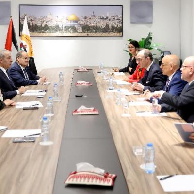 الشيخ يبحث مع وفد رسمي من الخارجية الألمانية آخر التطورات