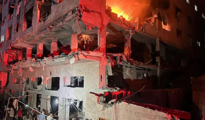 إسرائيل تشن غارتين على مدينة غزة وتعلن استهداف القيادي العسكري في حماس عز الدين الحداد