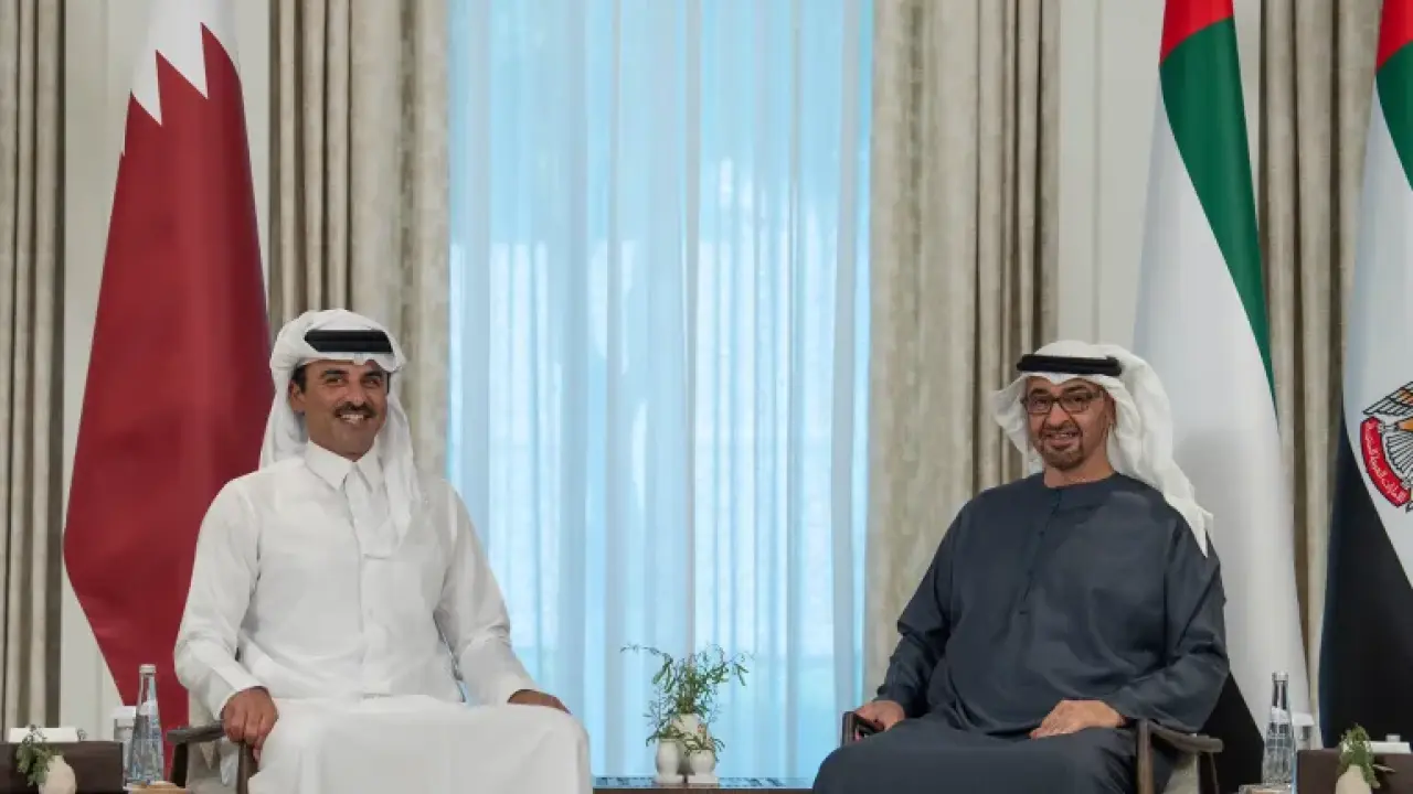 الأمير تميم يبحث مع رئيس الإمارات التنسيق المشترك لدعم أمن الإقليم