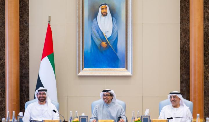 منصور بن زايد: الذكاء الاصطناعي ركيزة لإنجازات عالمية تقودها الإمارات