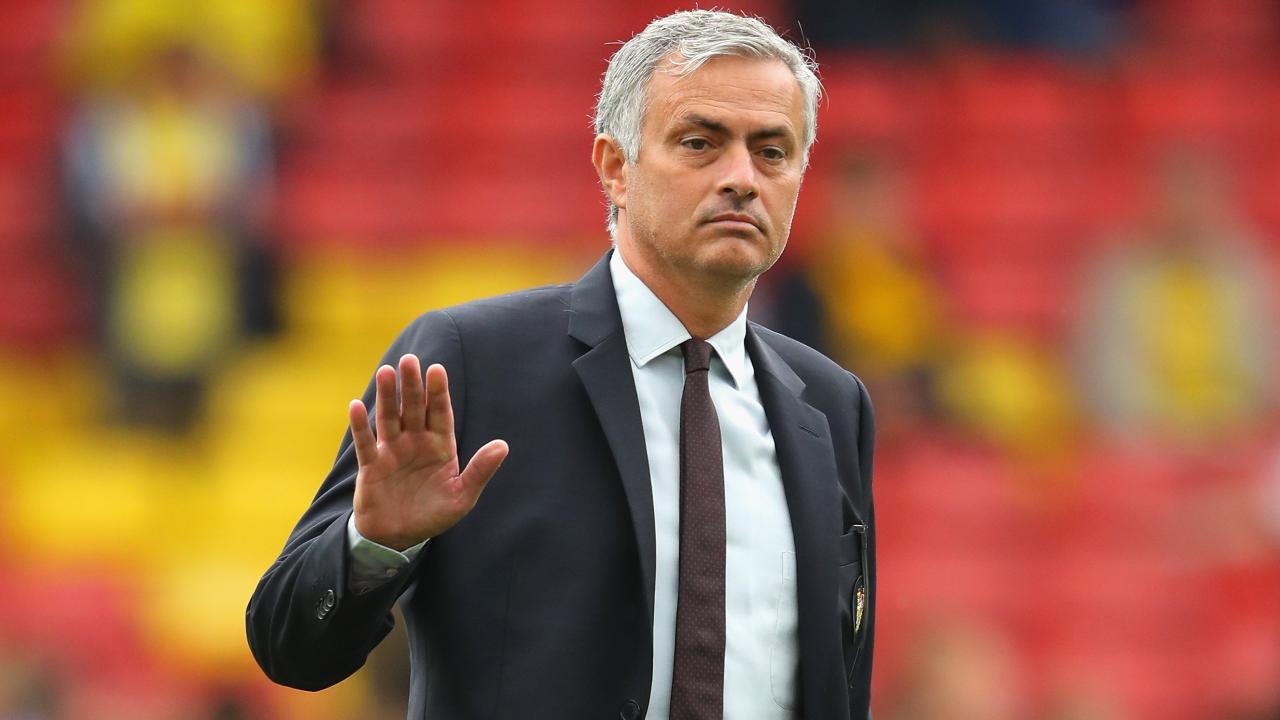 بنفيكا يعلن أن ريال مدريد قدّم عرضا رسميا للتعاقد مع مورينيو