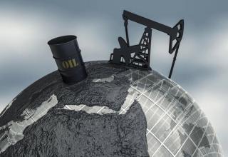النفط يتراجع أكثر من 2%