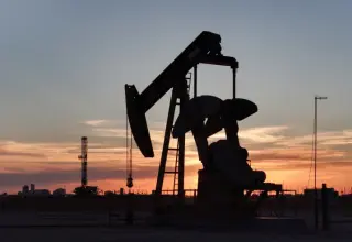أسعار النفط تهبط بأكثر من 3% عقب الاتفاق الأميركي الإيراني