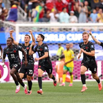 كندا تبلغ ثمن نهائي كأس العالم