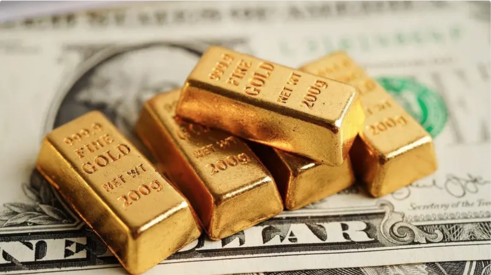 الذهب يتراجع بعد تصريحات ترامب بشأن استمرار الحرب