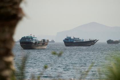 الجيش الأميركي: إعادة توجيه 118 سفينة تجارية وتعطيل 5 أخرى قبالة إيران