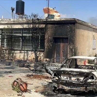 مستوطنون إسرائيليون يحرقون مركبة فلسطينية في هجوم بنابلس