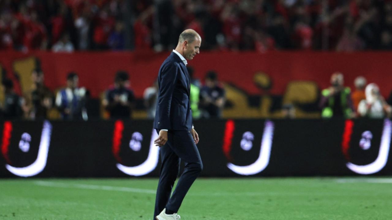 الأهلي المصري ينهي تعاقده مع توروب ويعلن هيكلة شاملة