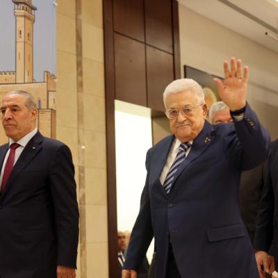 محمود عباس رئيسا لحركة "فتح" بالإجماع