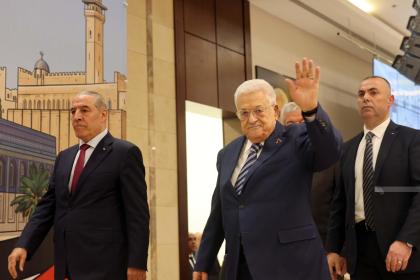 محمود عباس رئيسا لحركة "فتح" بالإجماع
